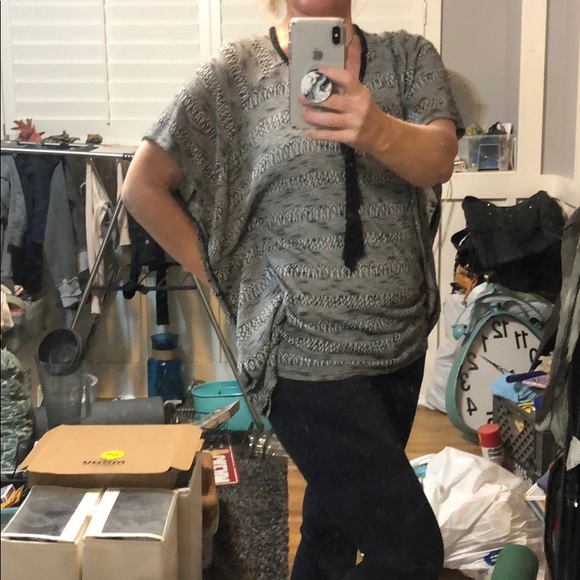 Charming Charlie lightweight sweater - Picture 3 of 4